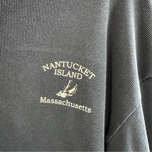 Brandy Melville Nantucket Top - Picture 3 of 3